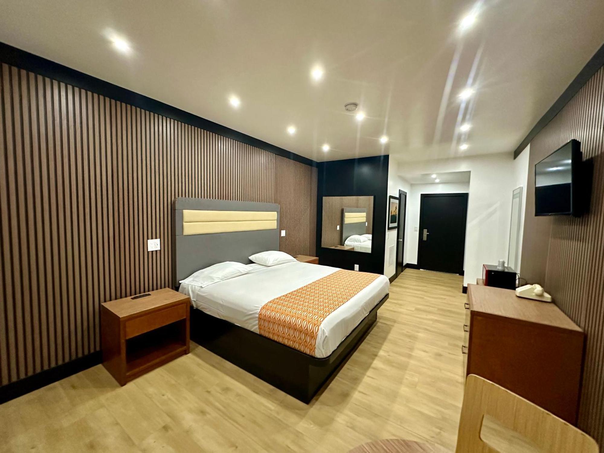 4 Three-Star Hotels Near Modjeska Park Worth Booking