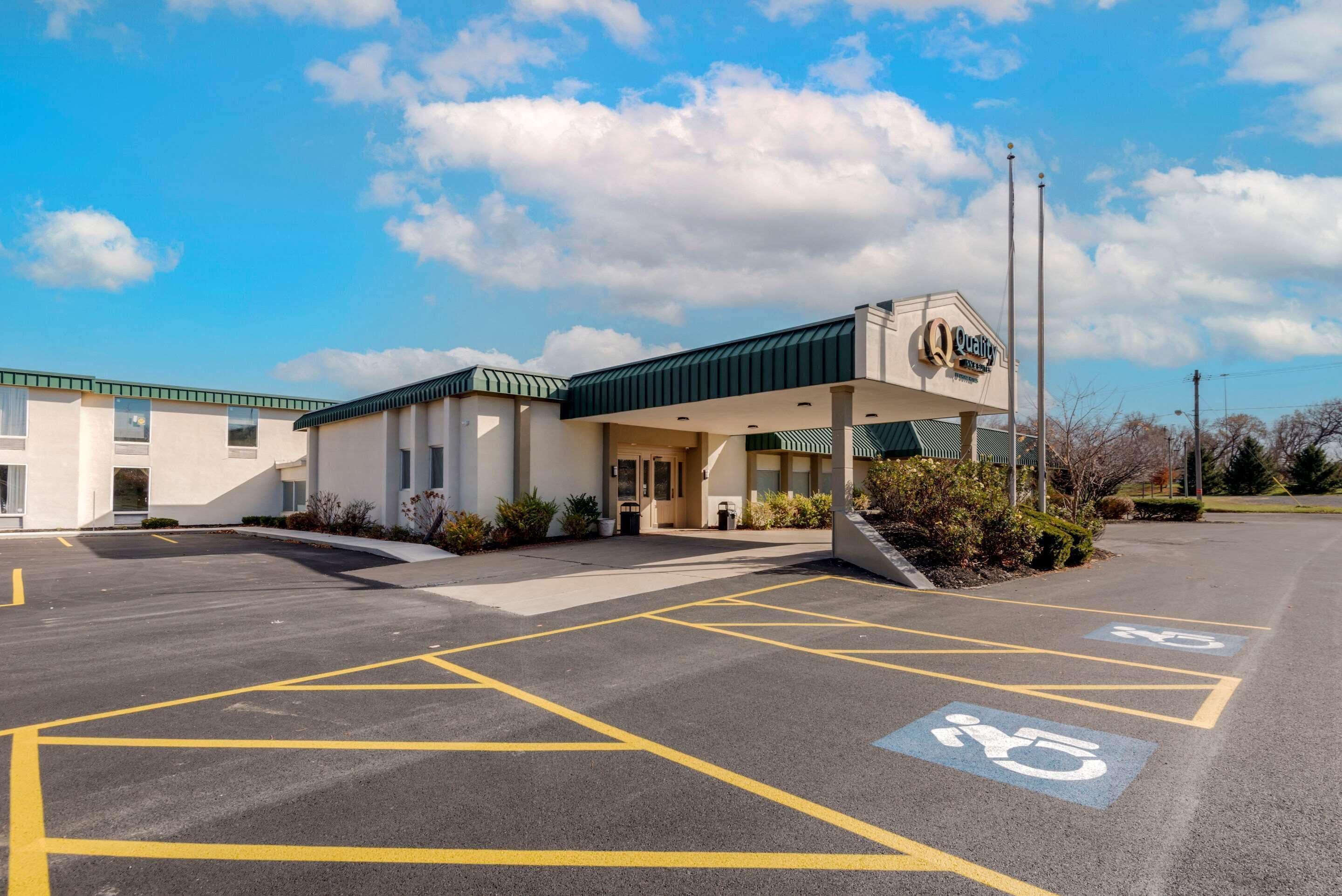 Staying in the Adirondacks: 5 Historic Hotels Compared