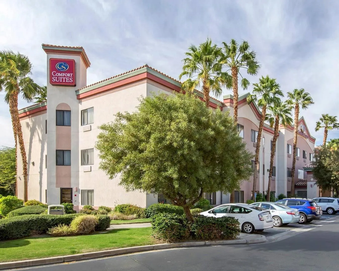 5 Highly Rated Hotels Close to Indian Wells Tennis Garden