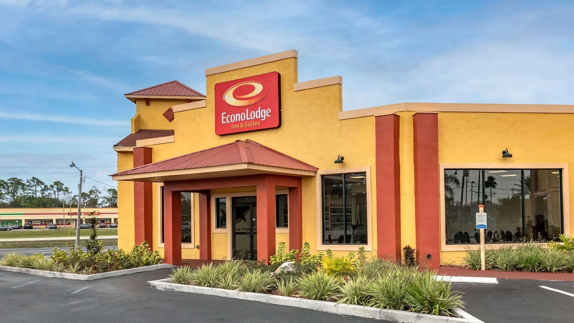 Where to Stay Near Celebration Golf Club: 9 Budget Hotels