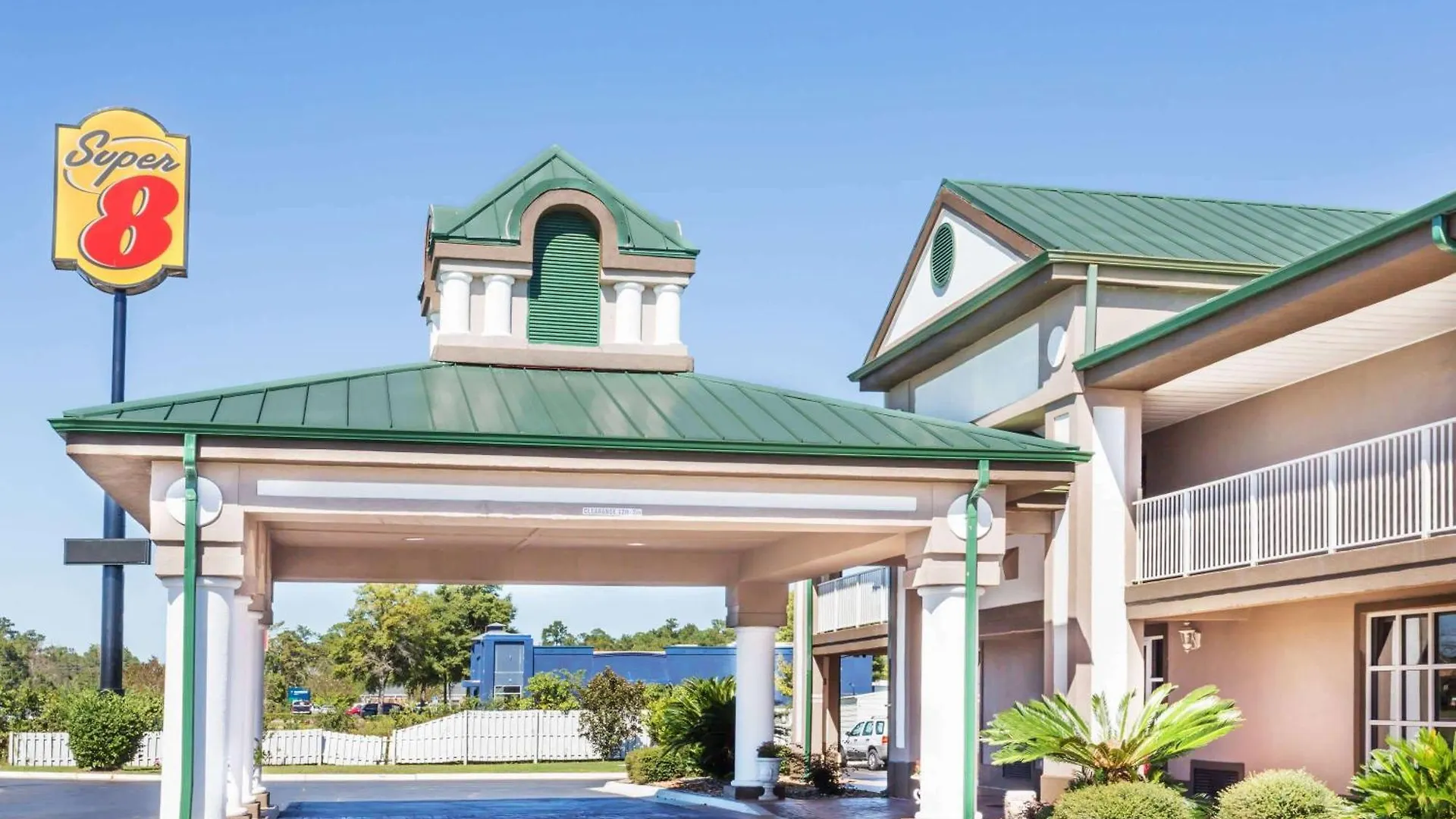 Staying in Panhandle Florida: 7 Resort Hotels Compared