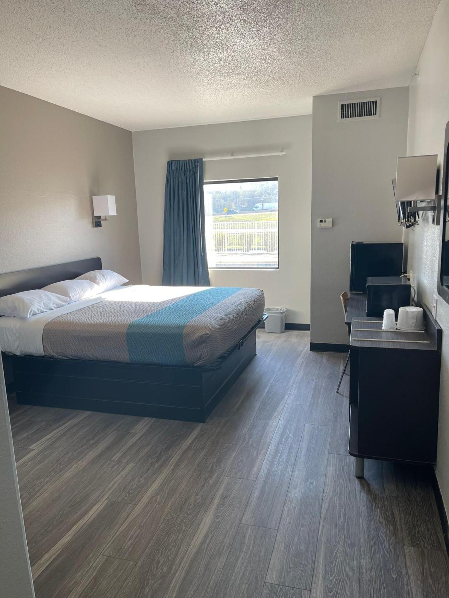 6 Golf Hotels Near Citizens Park That Deliver on Access